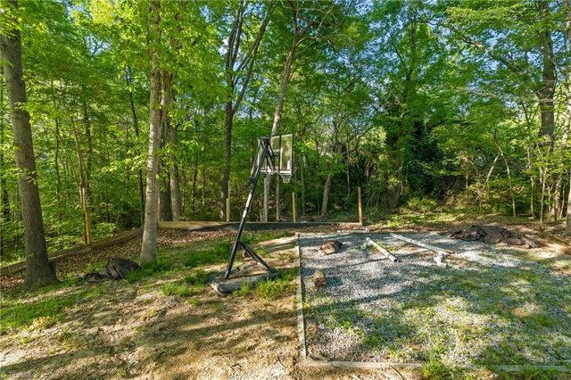 138 Cartridge Court, Thomasville, NC 27360