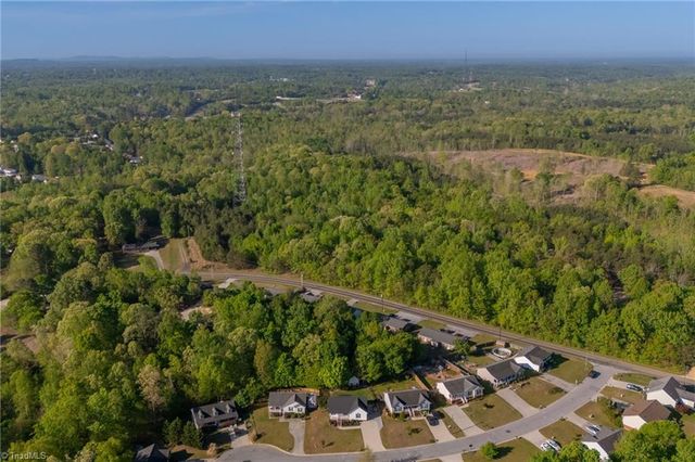 138 Cartridge Court, Thomasville, NC 27360