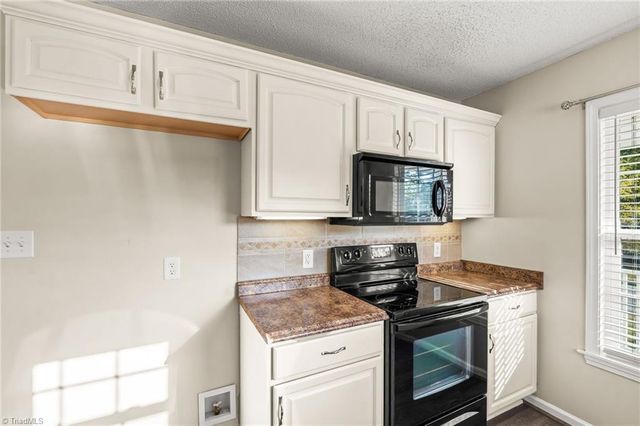 138 Cartridge Court, Thomasville, NC 27360