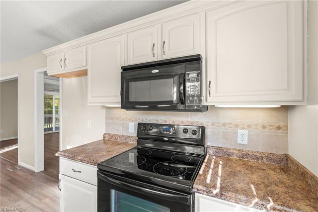 138 Cartridge Court, Thomasville, NC 27360