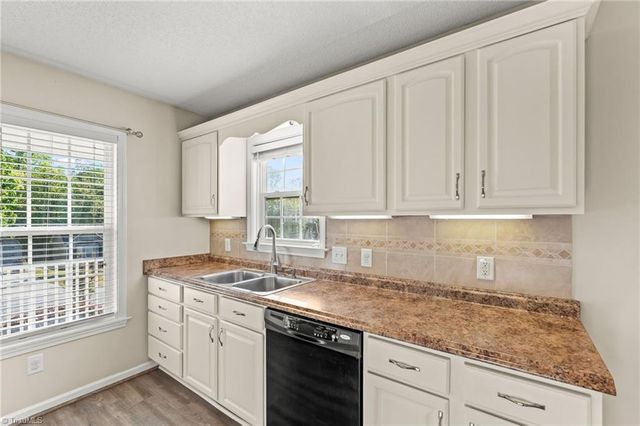 138 Cartridge Court, Thomasville, NC 27360