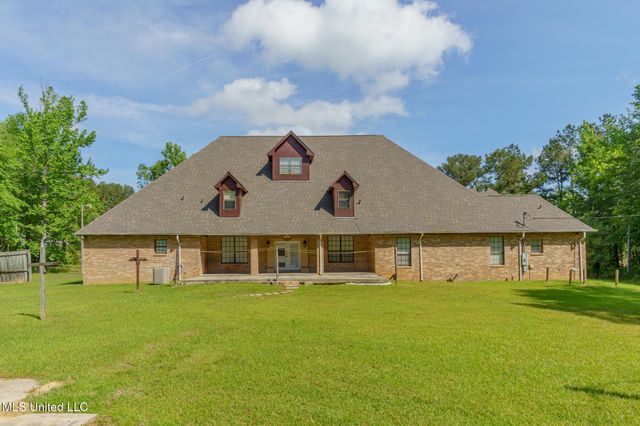 5562 N Williamsburg Road, Bassfield, MS 39421