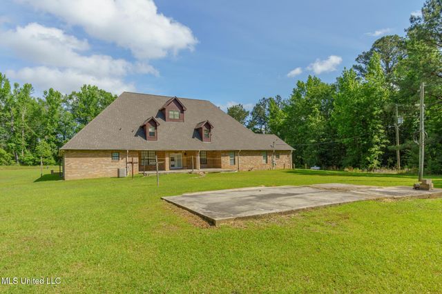 5562 N Williamsburg Road, Bassfield, MS 39421
