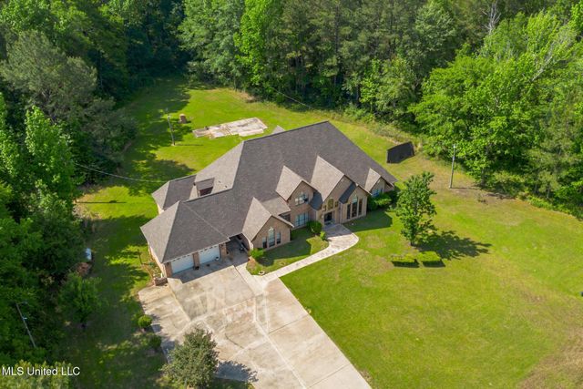 5562 N Williamsburg Road, Bassfield, MS 39421