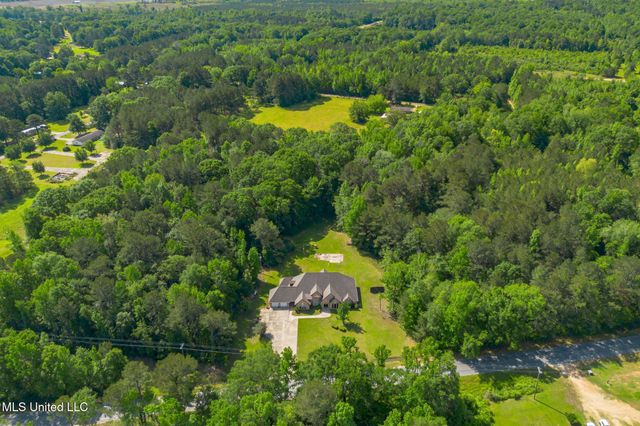 5562 N Williamsburg Road, Bassfield, MS 39421