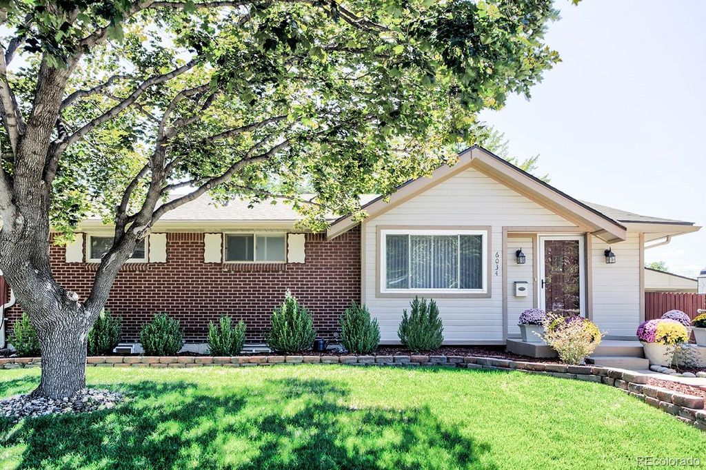 Image 1 of property listing at 6034 S Milwaukee Way, Centennial, CO 80121