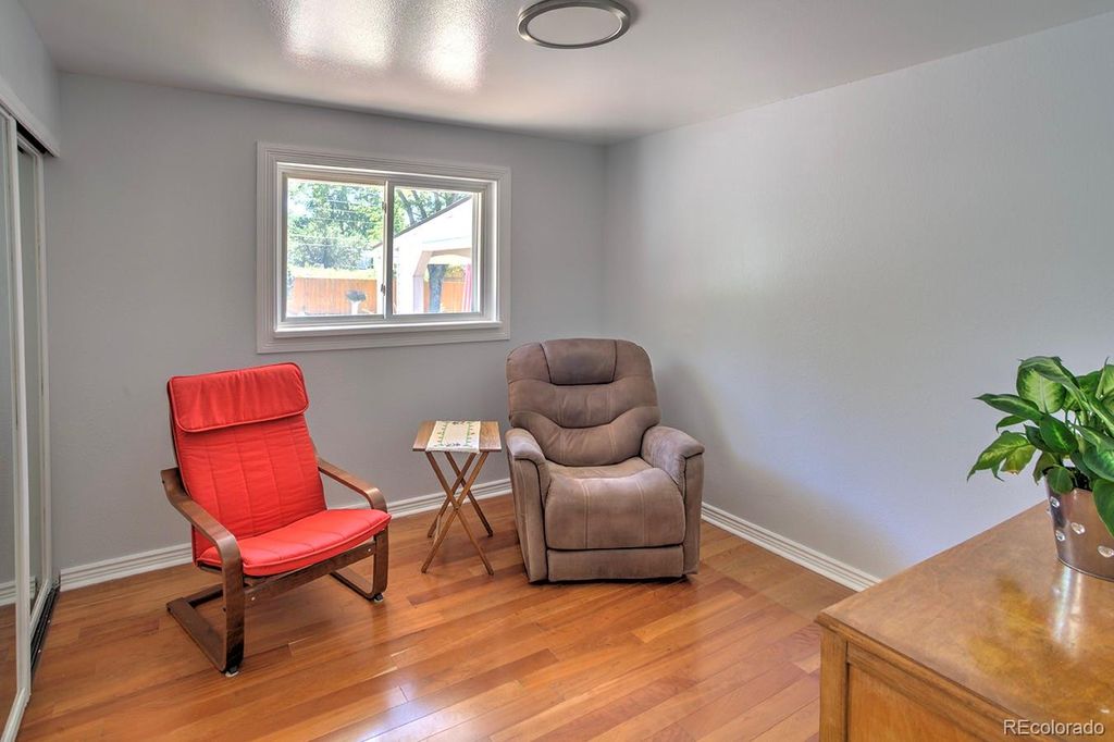 Image 14 of property listing at 6034 S Milwaukee Way, Centennial, CO 80121