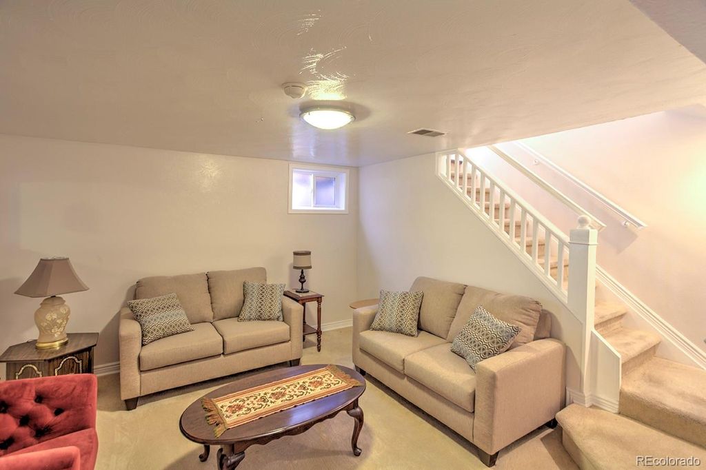 Image 17 of property listing at 6034 S Milwaukee Way, Centennial, CO 80121