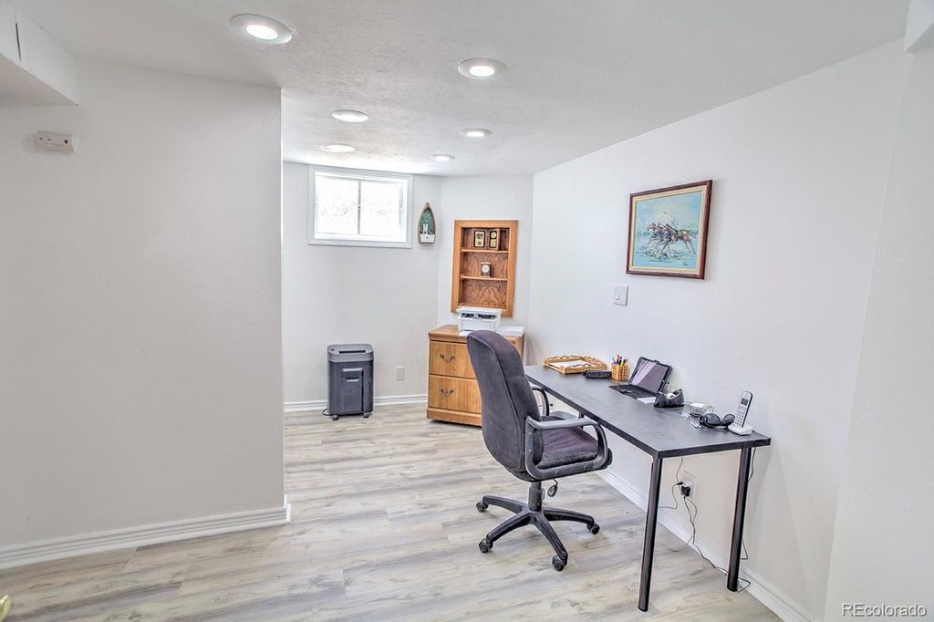 Image 20 of property listing at 6034 S Milwaukee Way, Centennial, CO 80121