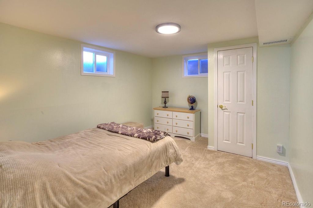 Image 22 of property listing at 6034 S Milwaukee Way, Centennial, CO 80121