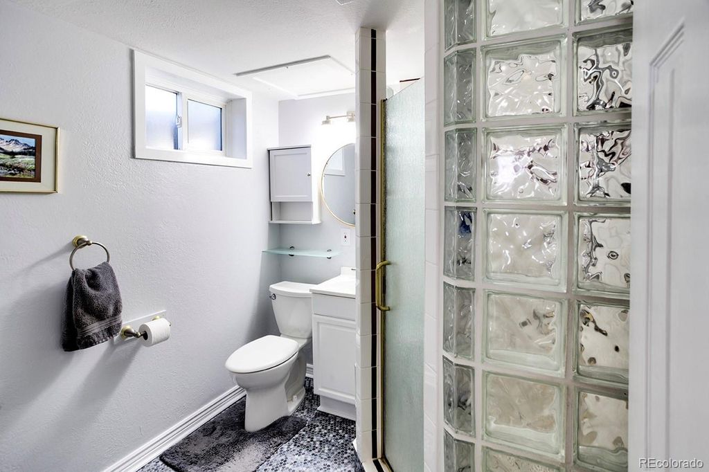 Image 23 of property listing at 6034 S Milwaukee Way, Centennial, CO 80121