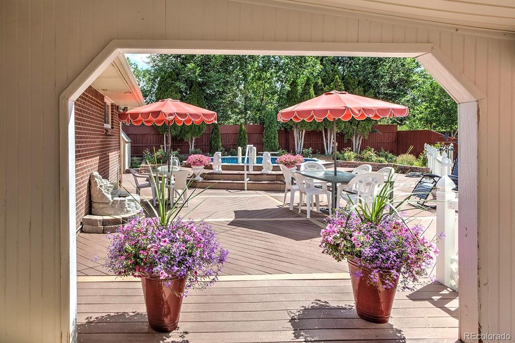 Image 25 of property listing at 6034 S Milwaukee Way, Centennial, CO 80121