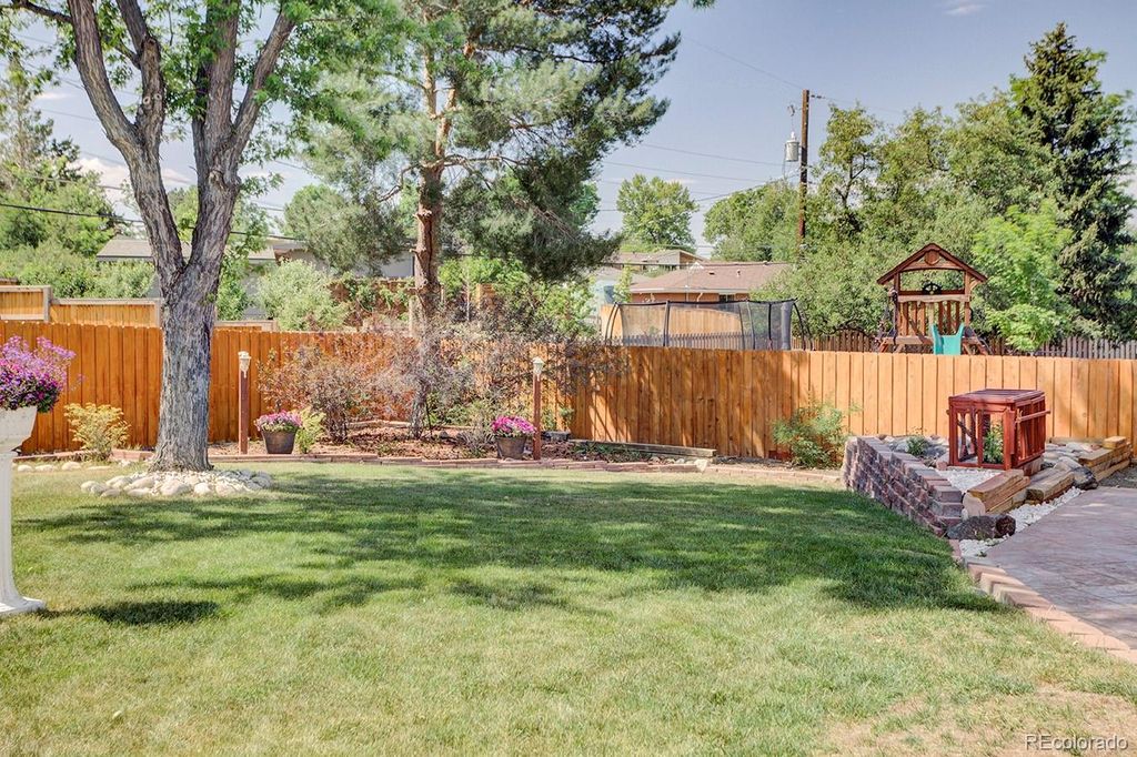 Image 30 of property listing at 6034 S Milwaukee Way, Centennial, CO 80121