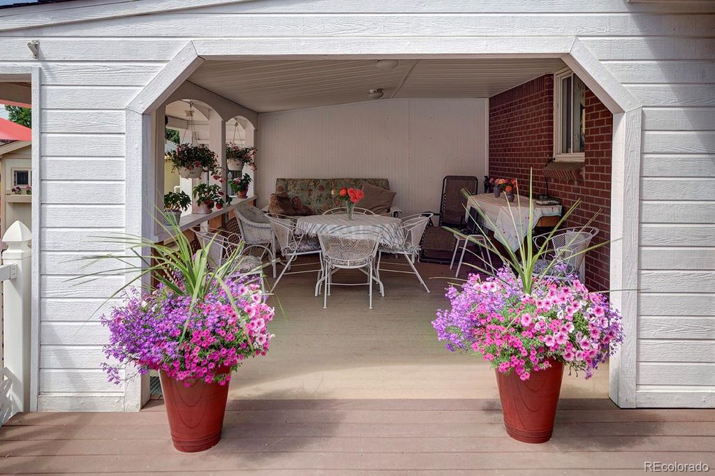 Image 34 of property listing at 6034 S Milwaukee Way, Centennial, CO 80121