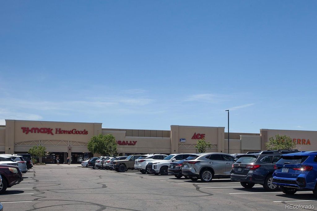 Image 36 of property listing at 6034 S Milwaukee Way, Centennial, CO 80121