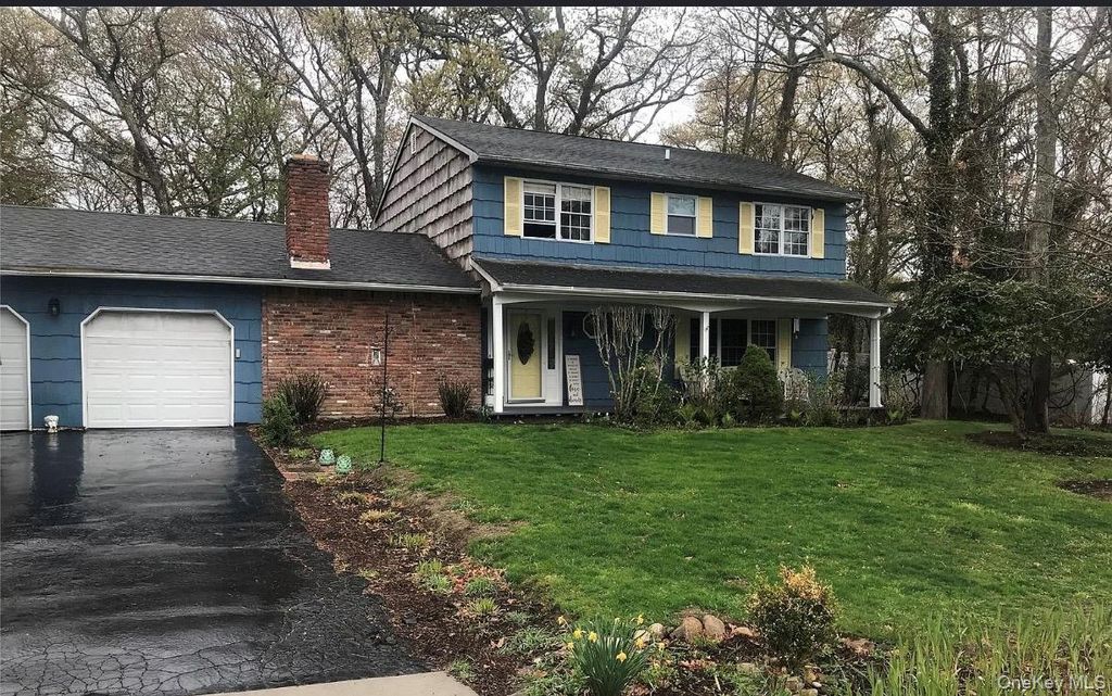19 Reynolds, Shoreham, NY 11786