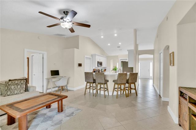 145 36th Court SW, Vero Beach, FL 32968