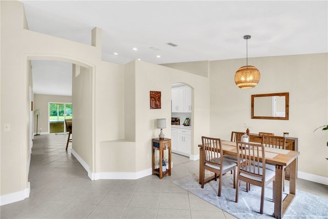 145 36th Court SW, Vero Beach, FL 32968