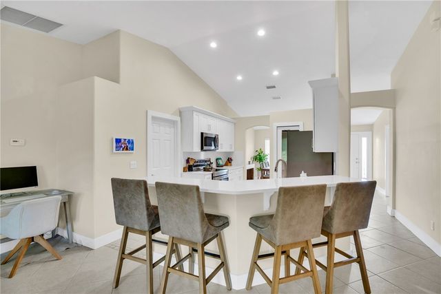 145 36th Court SW, Vero Beach, FL 32968