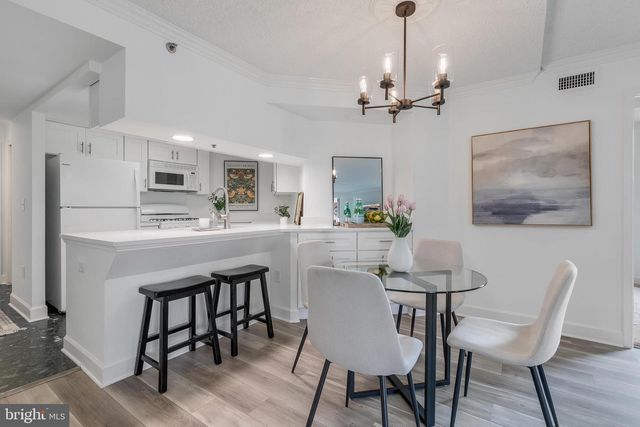 1276 N WAYNE ST #300, Arlington, VA 22201