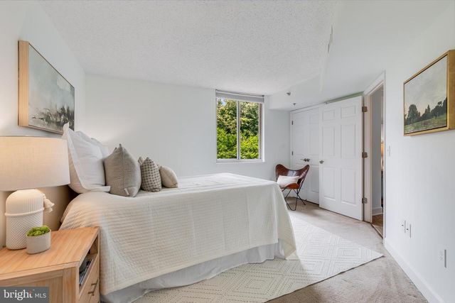 1276 N WAYNE ST #300, Arlington, VA 22201