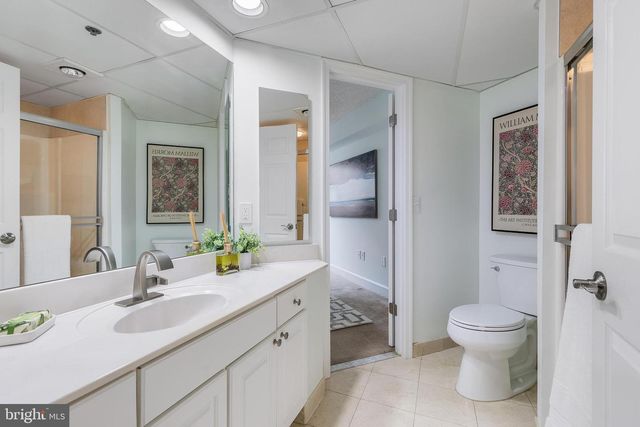 1276 N WAYNE ST #300, Arlington, VA 22201