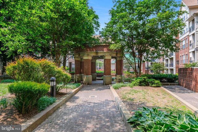 1276 N WAYNE ST #300, Arlington, VA 22201