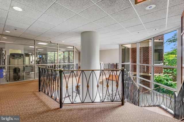 1276 N WAYNE ST #300, Arlington, VA 22201