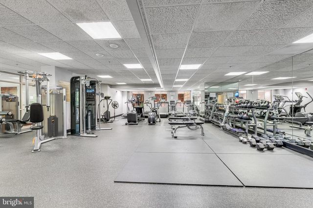 1276 N WAYNE ST #300, Arlington, VA 22201