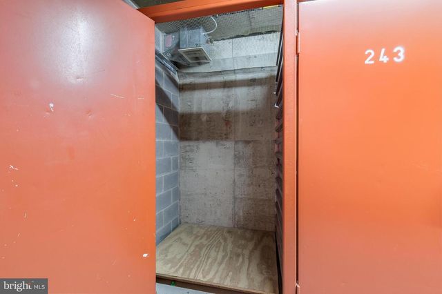 1276 N WAYNE ST #300, Arlington, VA 22201