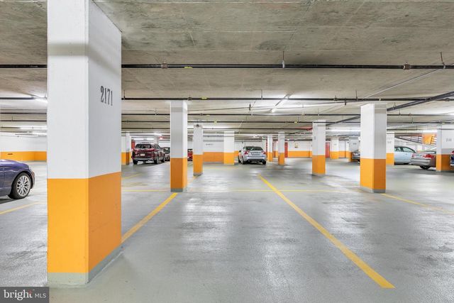 1276 N WAYNE ST #300, Arlington, VA 22201