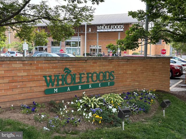 1276 N WAYNE ST #300, Arlington, VA 22201