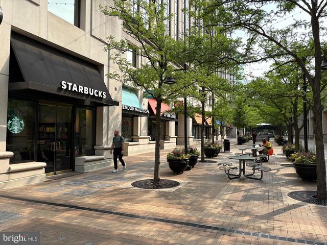 1276 N WAYNE ST #300, Arlington, VA 22201