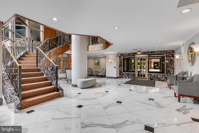 1276 N WAYNE ST #300, Arlington, VA 22201