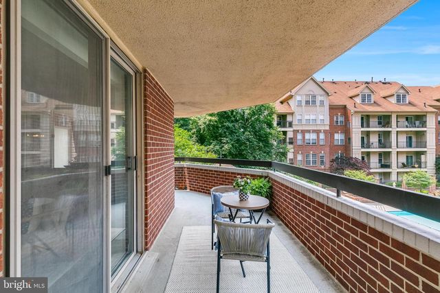1276 N WAYNE ST #300, Arlington, VA 22201