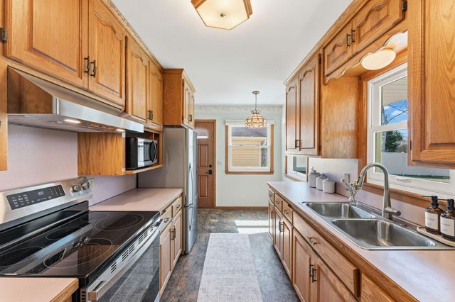 9212 11th Avenue S, Bloomington, MN 55420