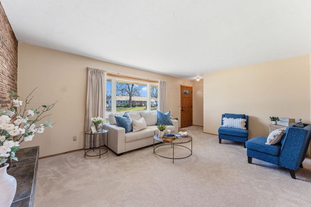 9212 11th Avenue S, Bloomington, MN 55420