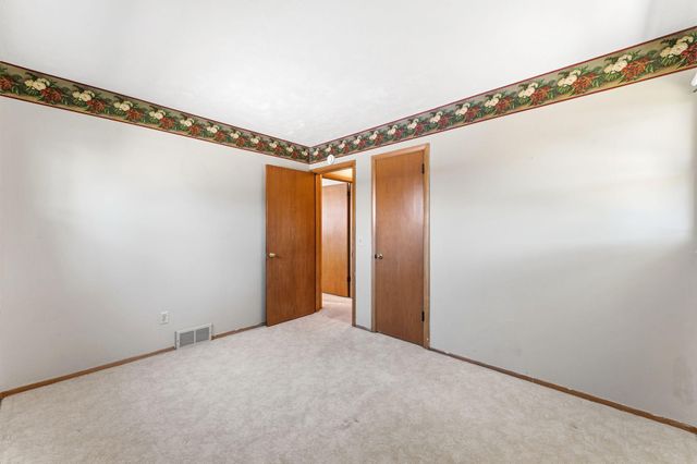 9212 11th Avenue S, Bloomington, MN 55420