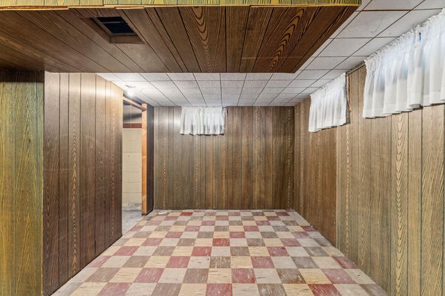 9212 11th Avenue S, Bloomington, MN 55420