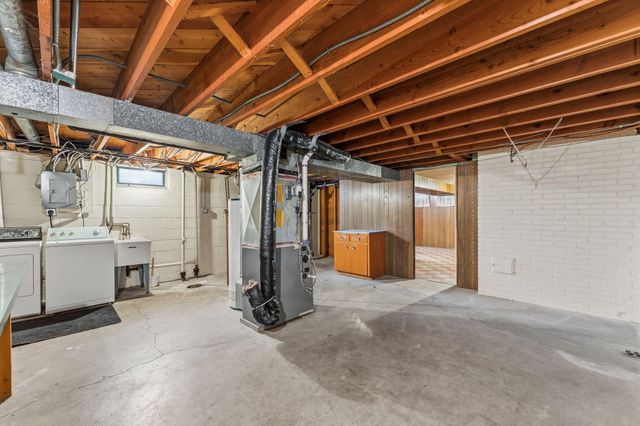 9212 11th Avenue S, Bloomington, MN 55420