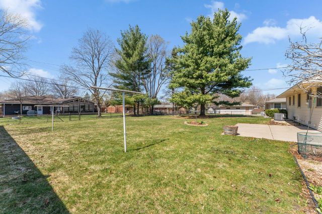 9212 11th Avenue S, Bloomington, MN 55420