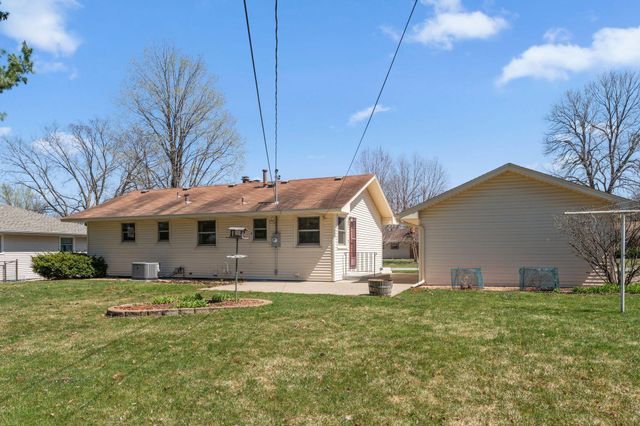 9212 11th Avenue S, Bloomington, MN 55420