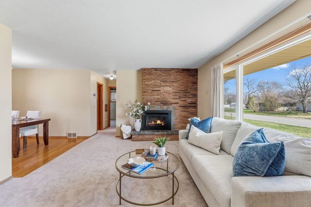 9212 11th Avenue S, Bloomington, MN 55420