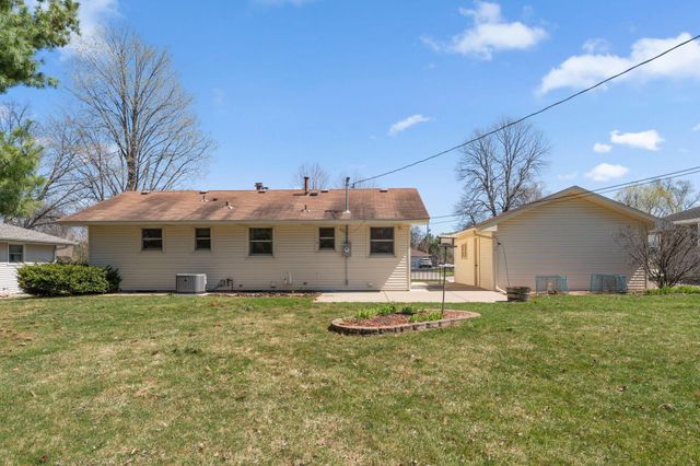 9212 11th Avenue S, Bloomington, MN 55420