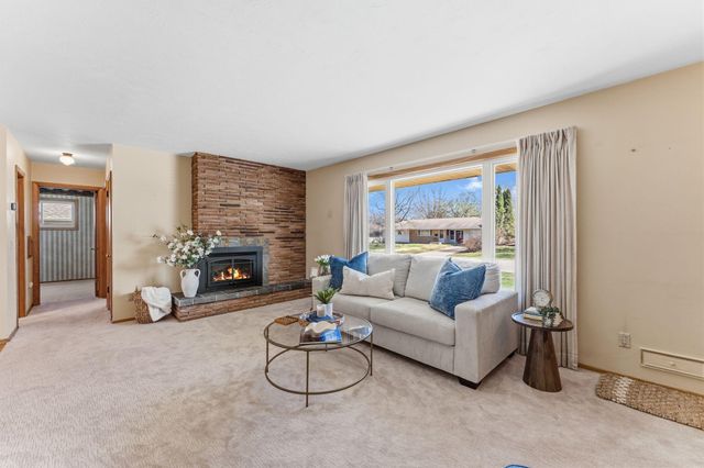 9212 11th Avenue S, Bloomington, MN 55420