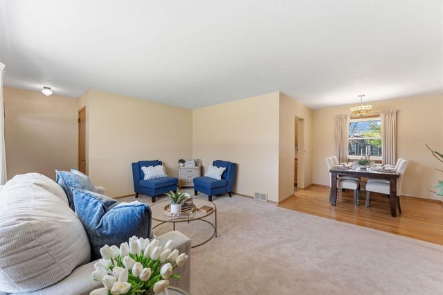 9212 11th Avenue S, Bloomington, MN 55420