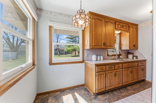 9212 11th Avenue S, Bloomington, MN 55420