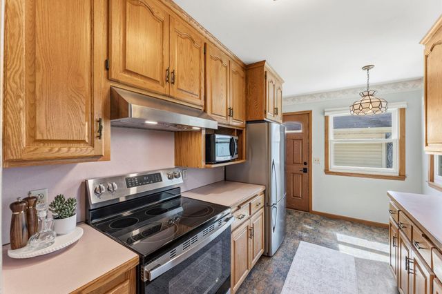 9212 11th Avenue S, Bloomington, MN 55420