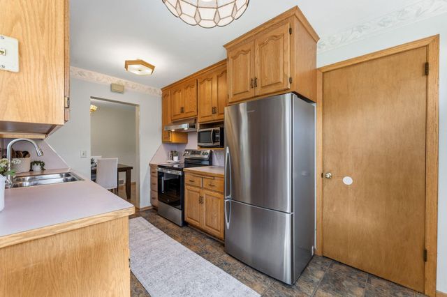 9212 11th Avenue S, Bloomington, MN 55420