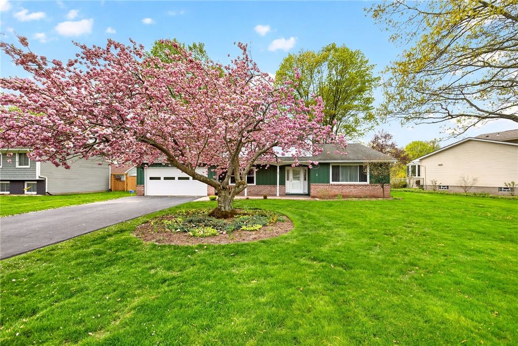 237 Pine Valley Drive, Greece, NY 14626